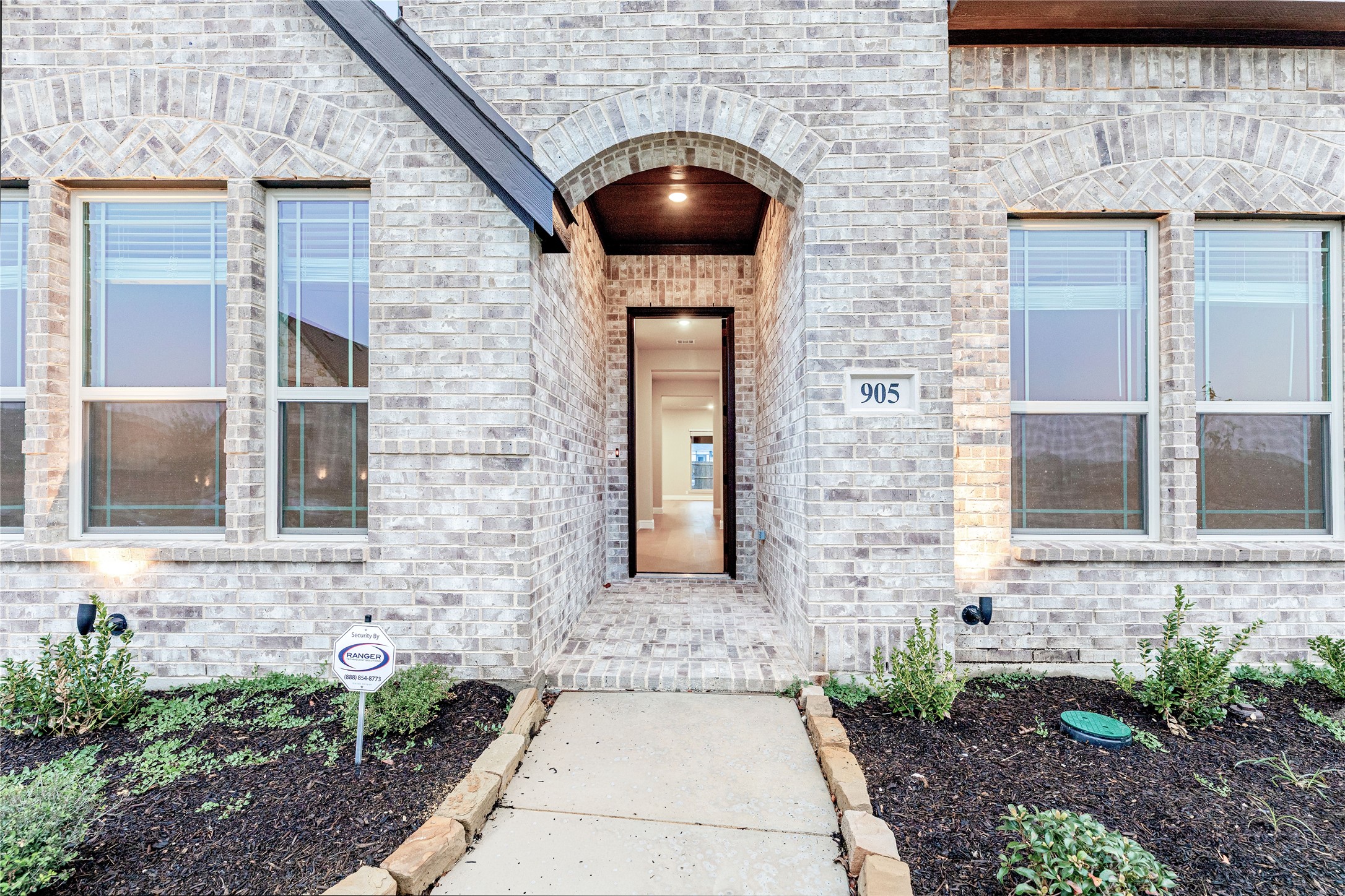 905 Denham Drive Red Oak TX 75154