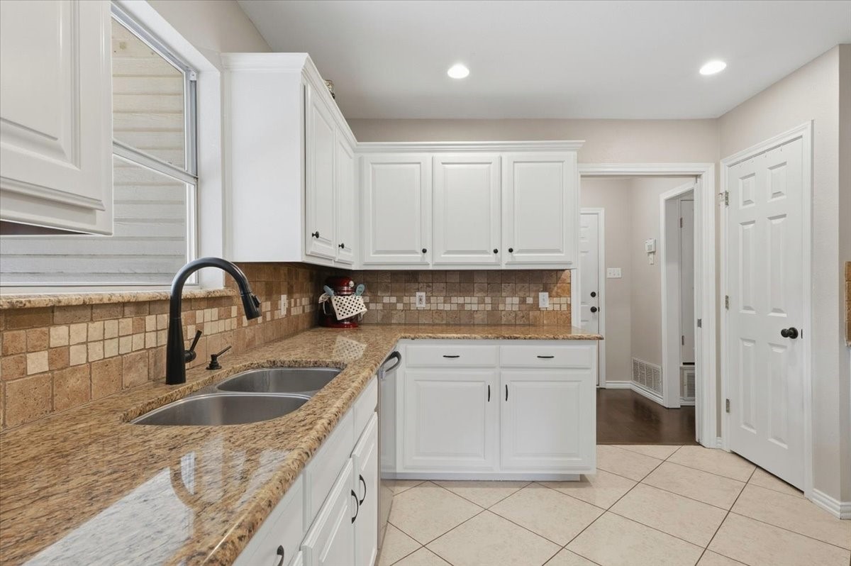 1325 Rio Grande Drive Benbrook TX 76126