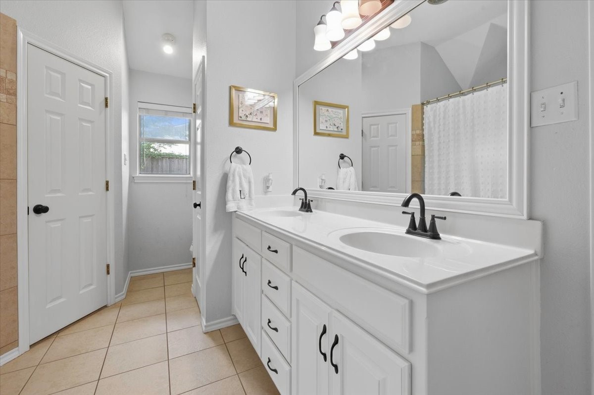 1325 Rio Grande Drive Benbrook TX 76126