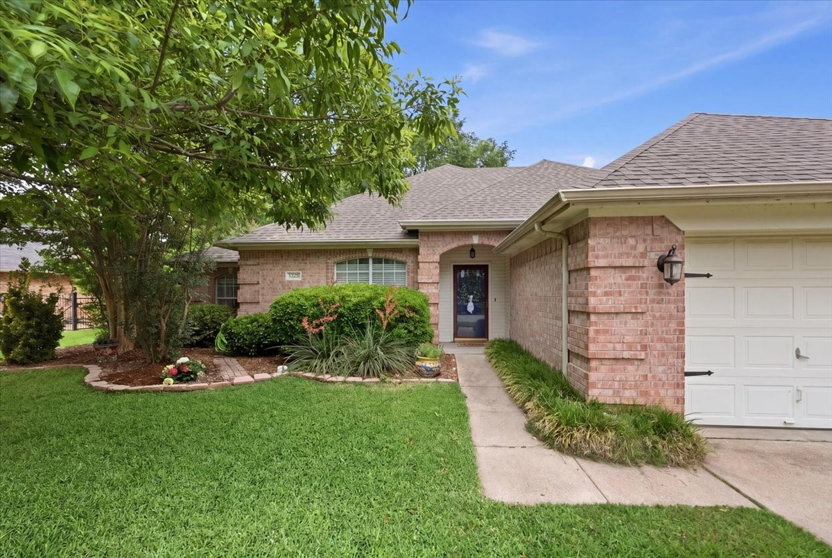 1325 Rio Grande Drive Benbrook TX 76126