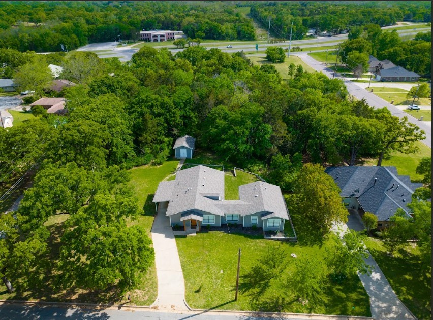 938 Amsden Street Denison TX 75020