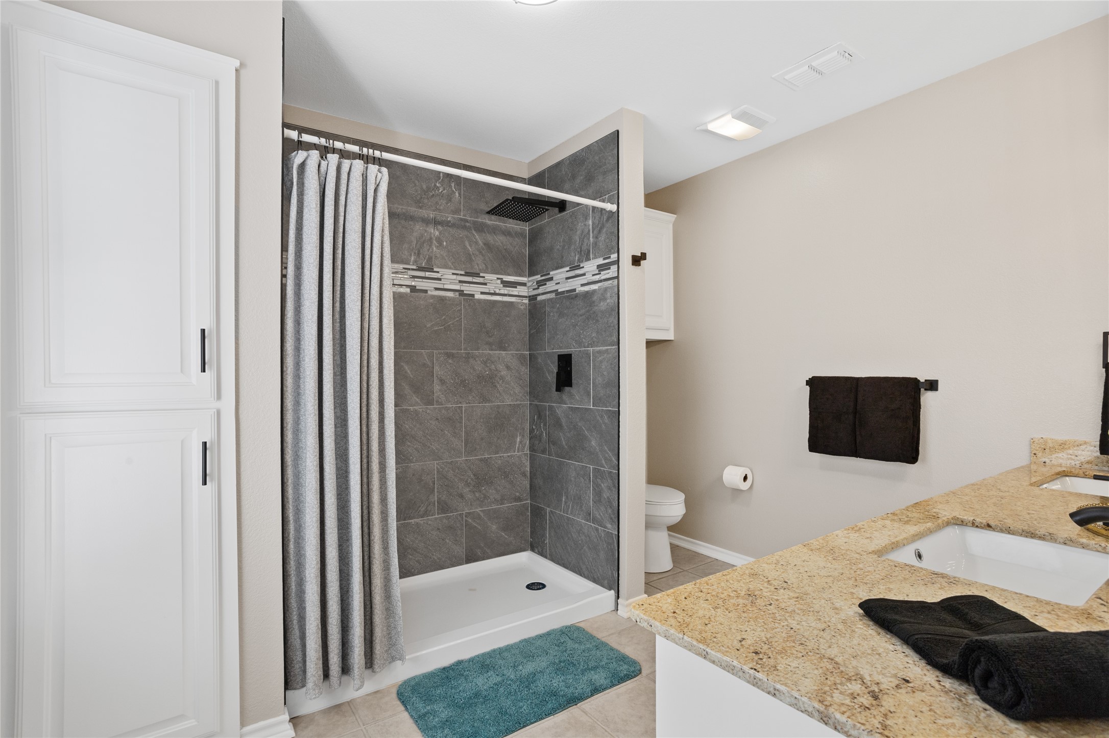 938 Amsden Street Denison TX 75020