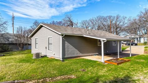 938 Amsden Street Denison TX 75020