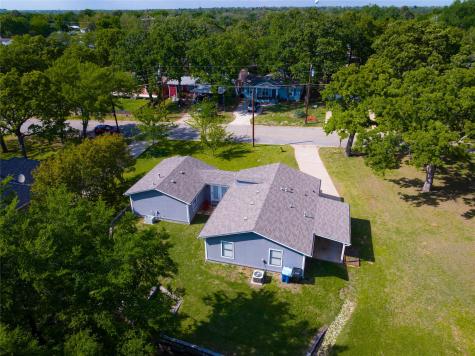 938 Amsden Street Denison TX 75020
