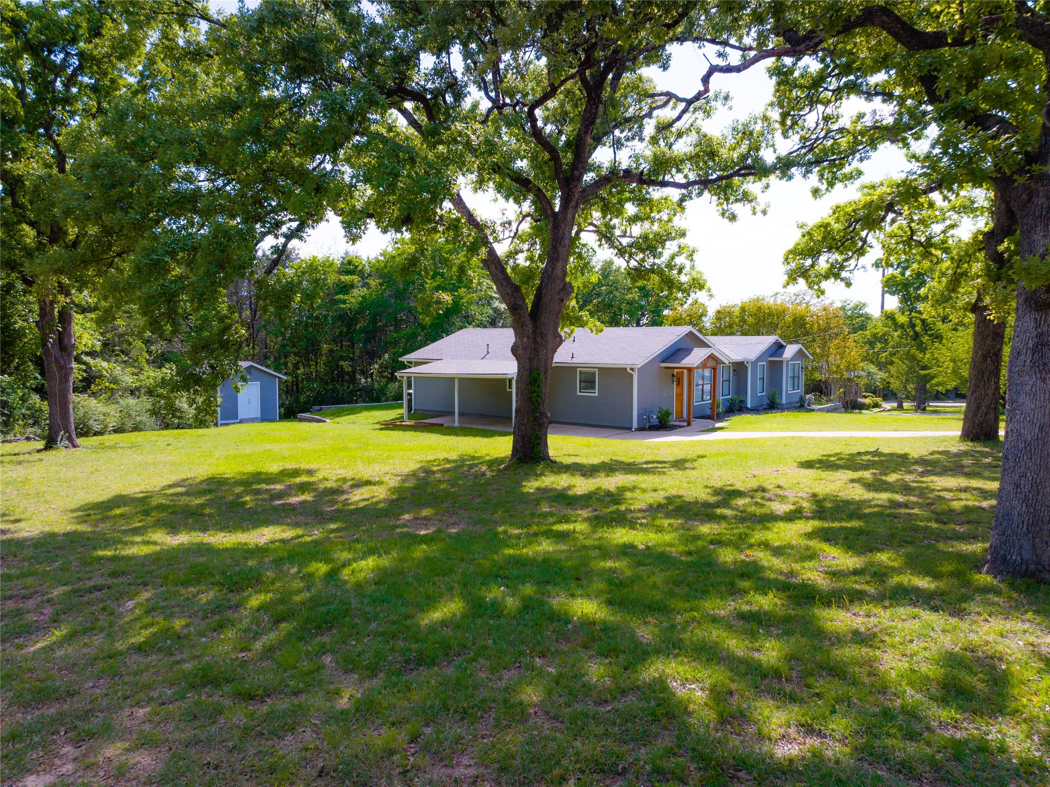 938 Amsden Street Denison TX 75020