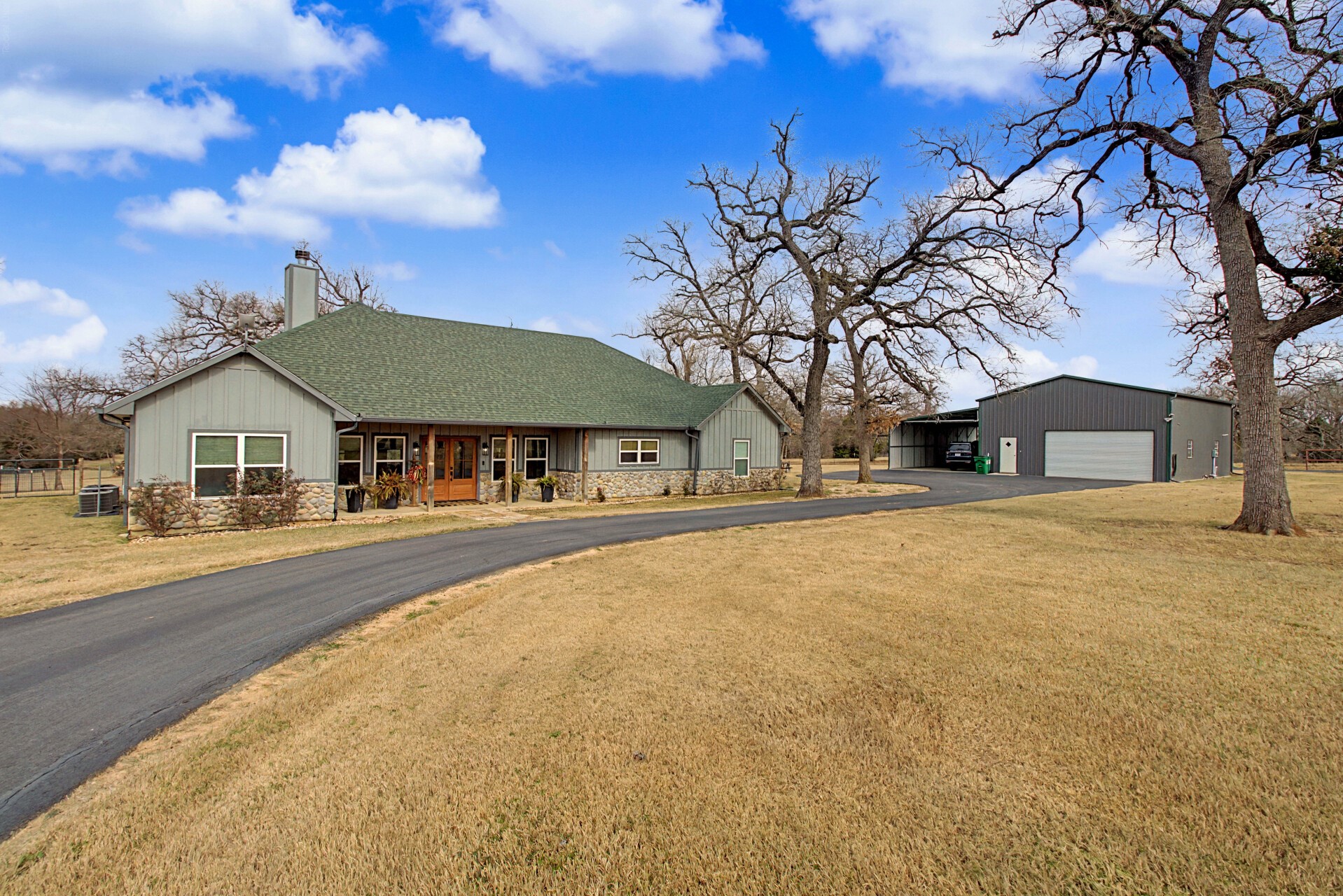 9748 County Road 1200 Athens TX 75751