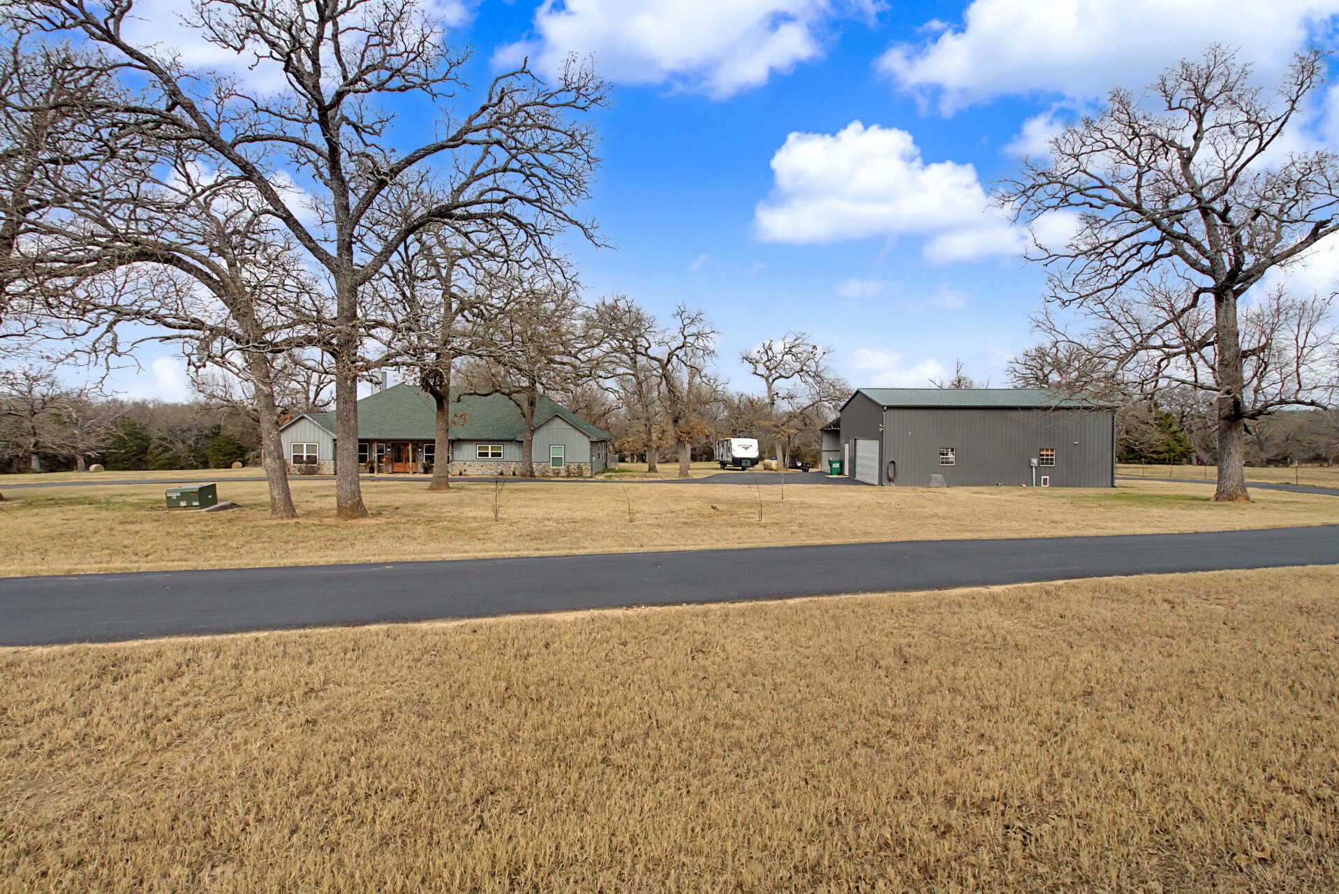 9748 County Road 1200 Athens TX 75751