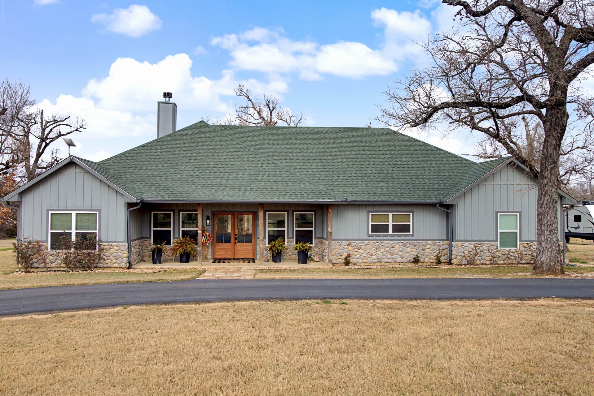 9748 County Road 1200 Athens TX 75751