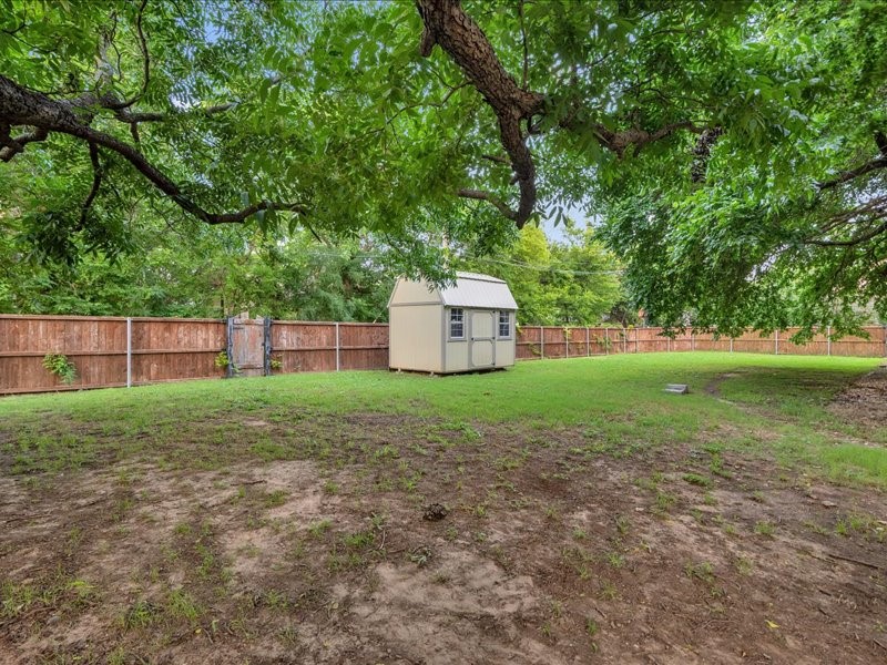 823 S Crockett Street Sherman TX 75090