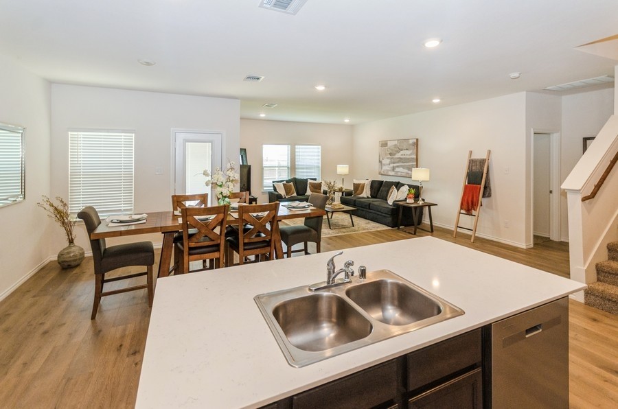 822 Amelia Court Pilot Point TX 76258