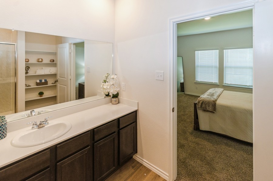 822 Amelia Court Pilot Point TX 76258
