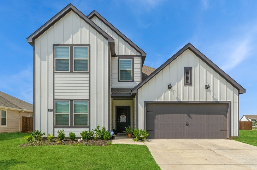 822 Amelia Court Pilot Point TX 76258