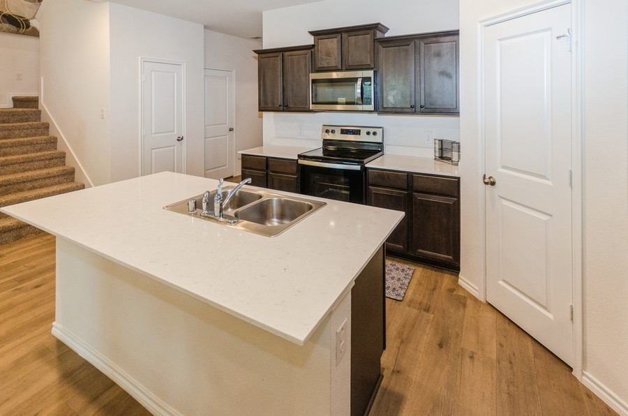 822 Amelia Court Pilot Point TX 76258