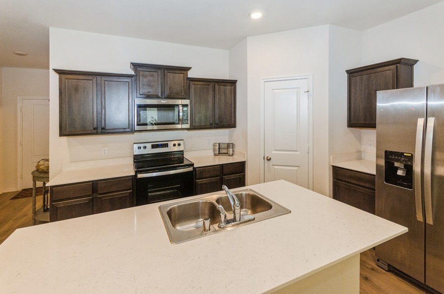822 Amelia Court Pilot Point TX 76258