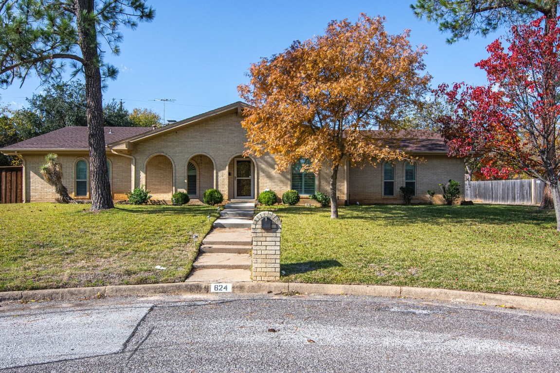 624 Robindale Court Bedford TX 76022