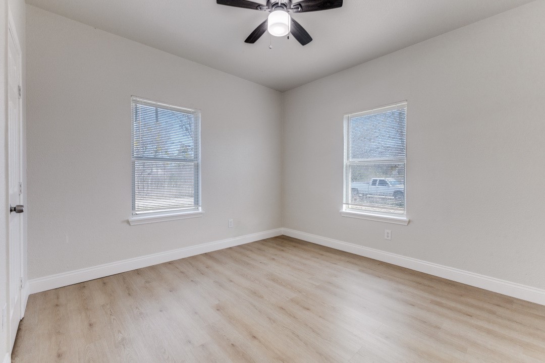 711 S 3rd Avenue E Dawson TX 76639