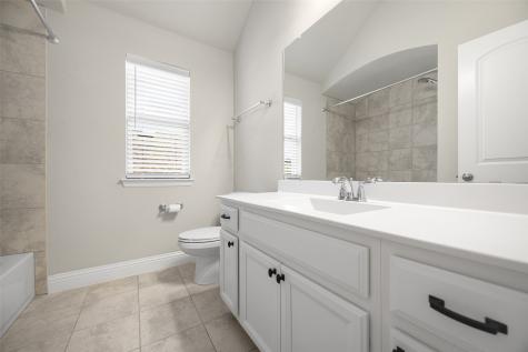 517 Lake Livingston Trail Mckinney TX 75071