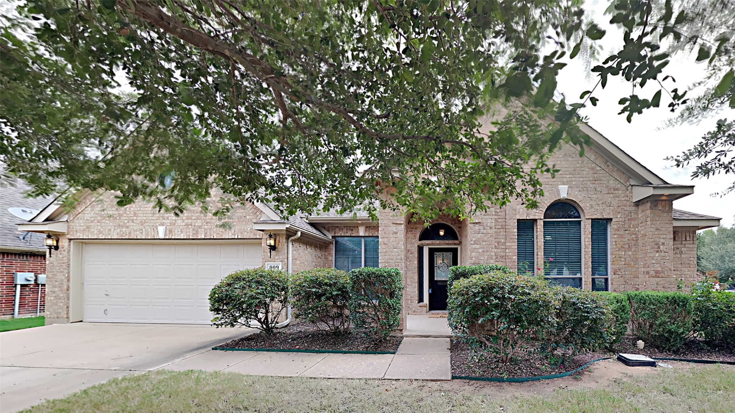 909 Greenwood Drive Burleson TX 76028