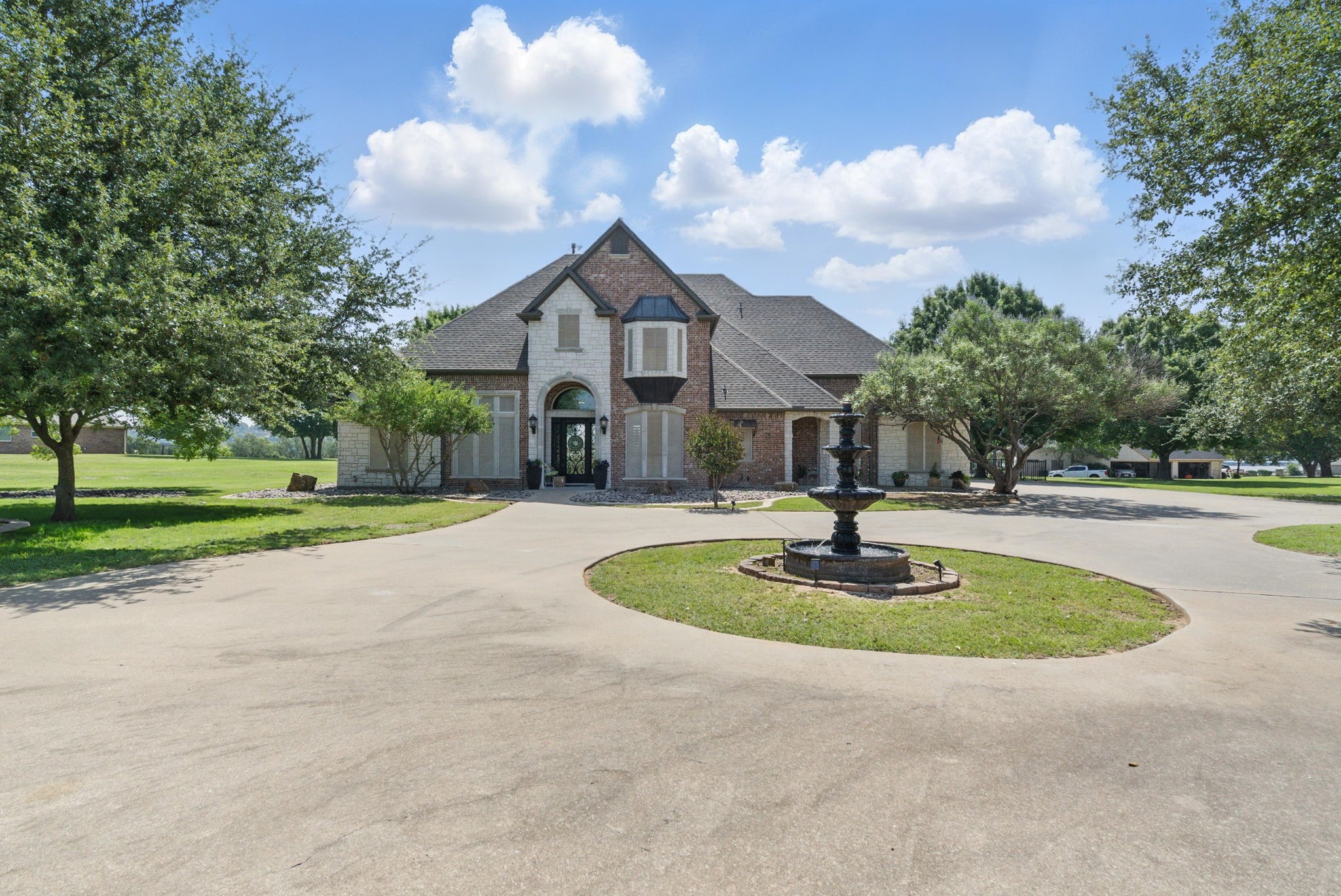 1901 Yucatan Drive Granbury TX 76048