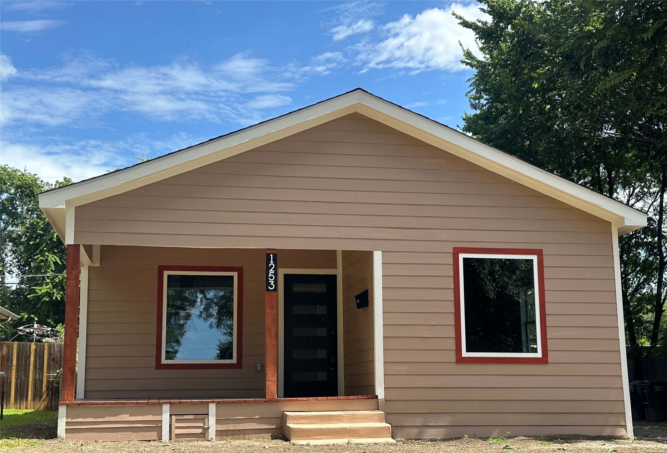 1253 E Arlington Avenue Fort Worth TX 76104