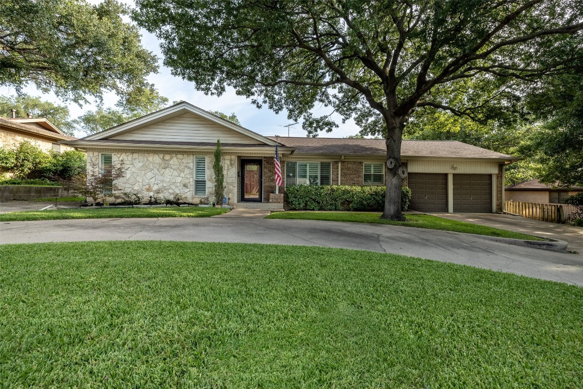 5825 Starlight Drive Haltom City TX 76117