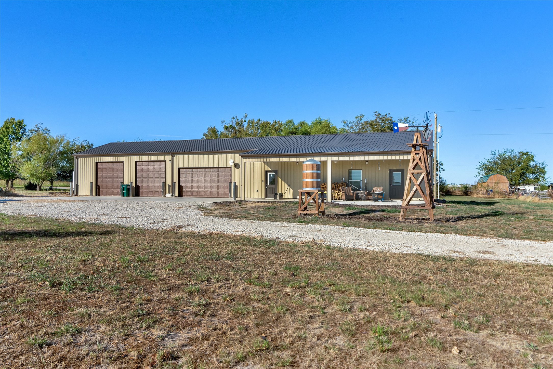 1158 County Road 1240 Savoy TX 75479