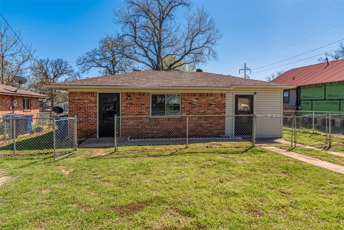 938 W Coffin Street Denison TX 75020