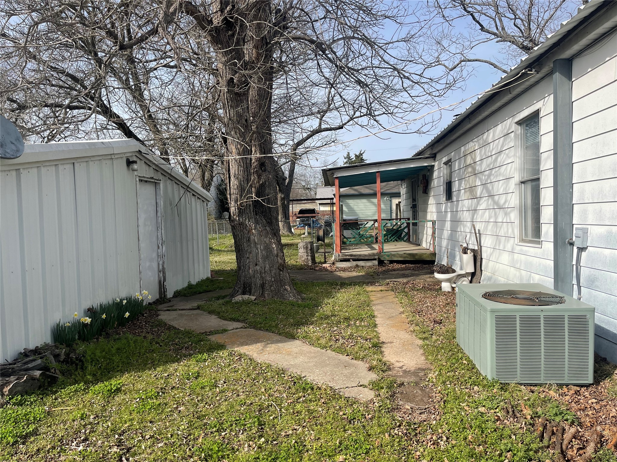 406 S Austin Street Wolfe City TX 75496