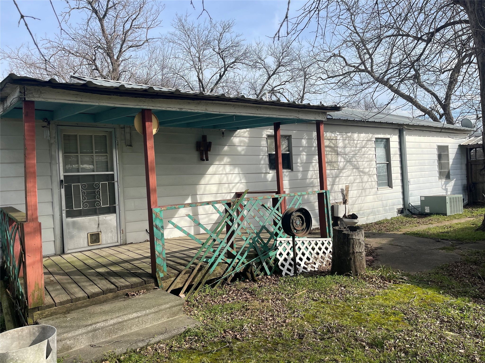 406 S Austin Street Wolfe City TX 75496