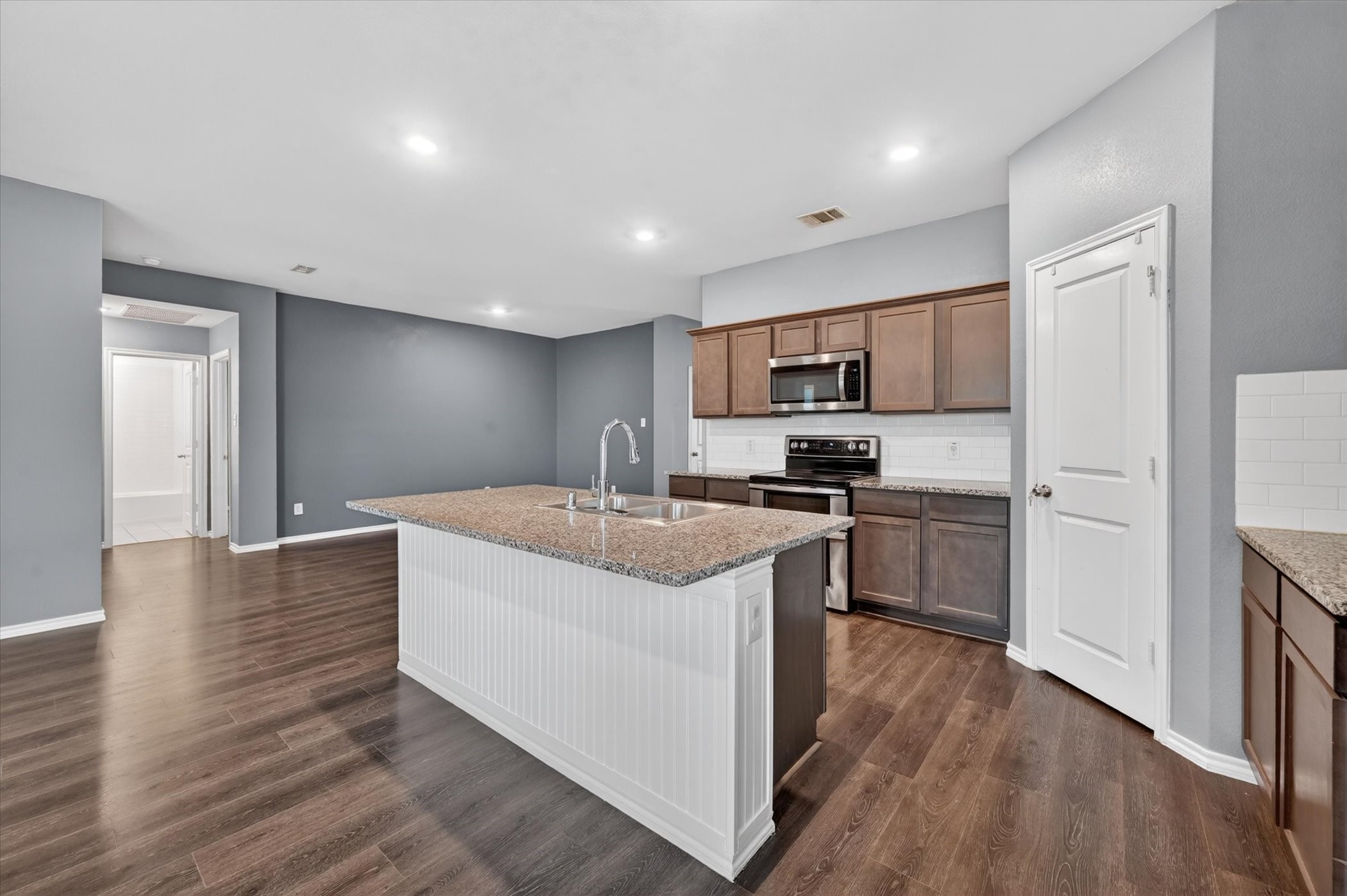 2812 Royal Denton TX 76209