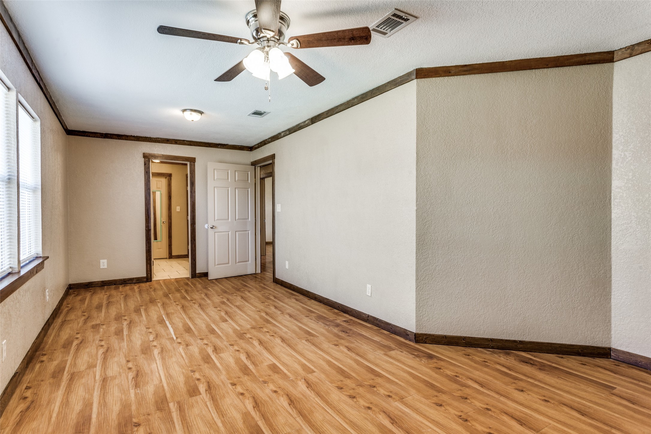 401 Ashwood Street Azle TX 76020
