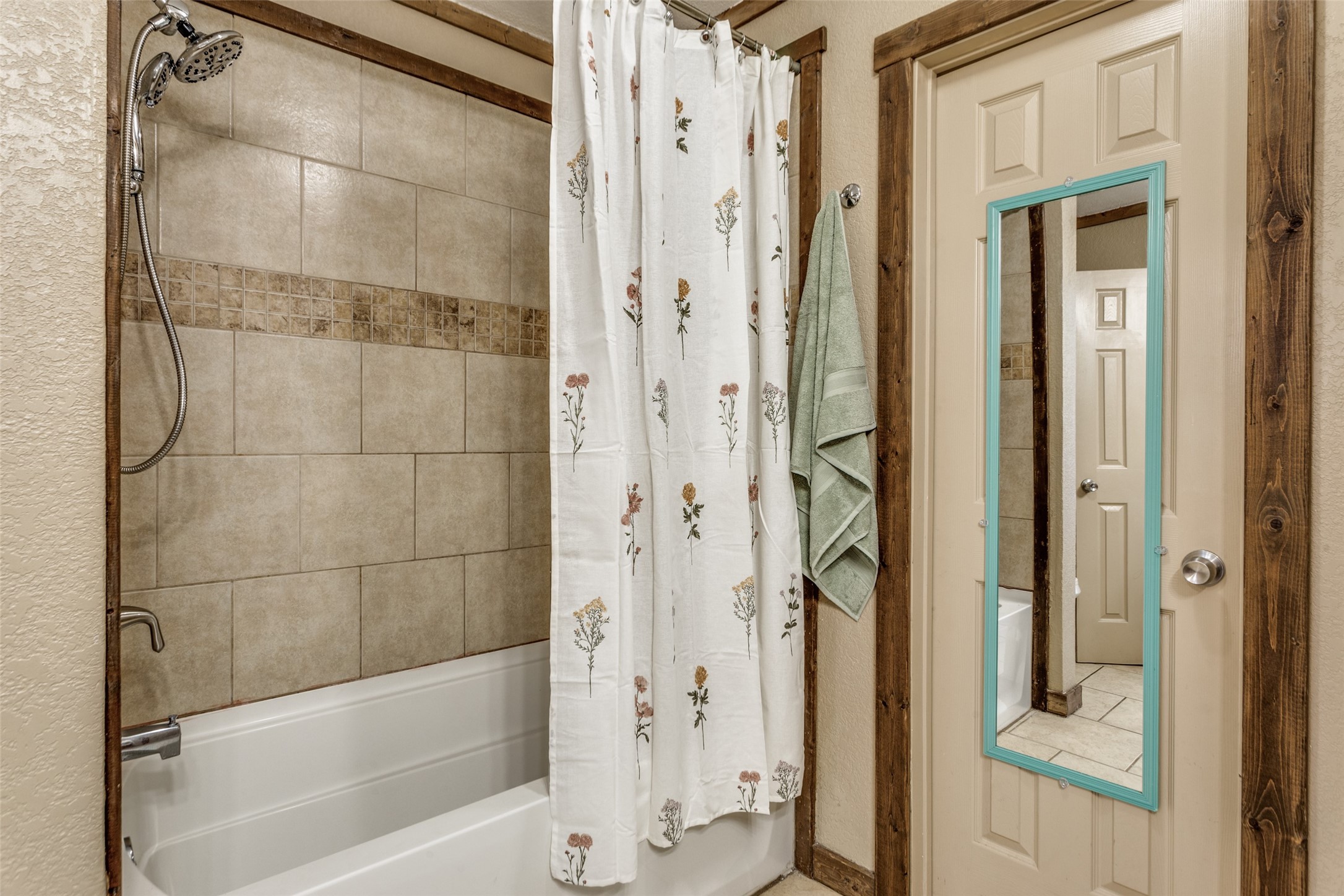 401 Ashwood Street Azle TX 76020