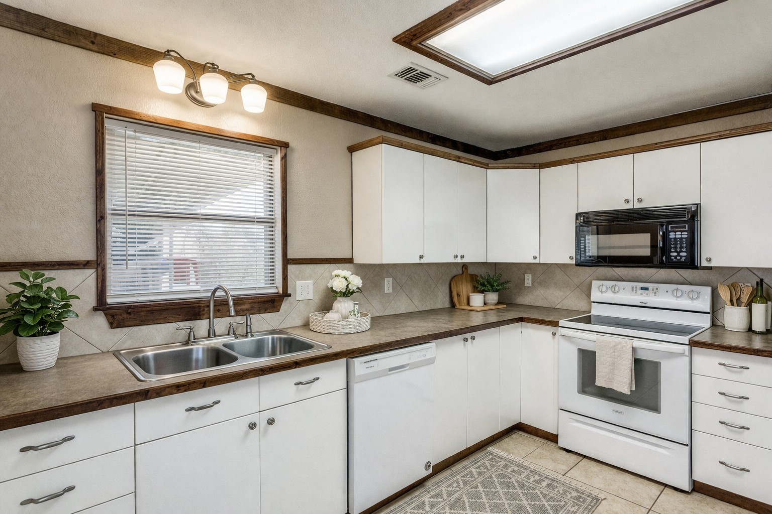401 Ashwood Street Azle TX 76020