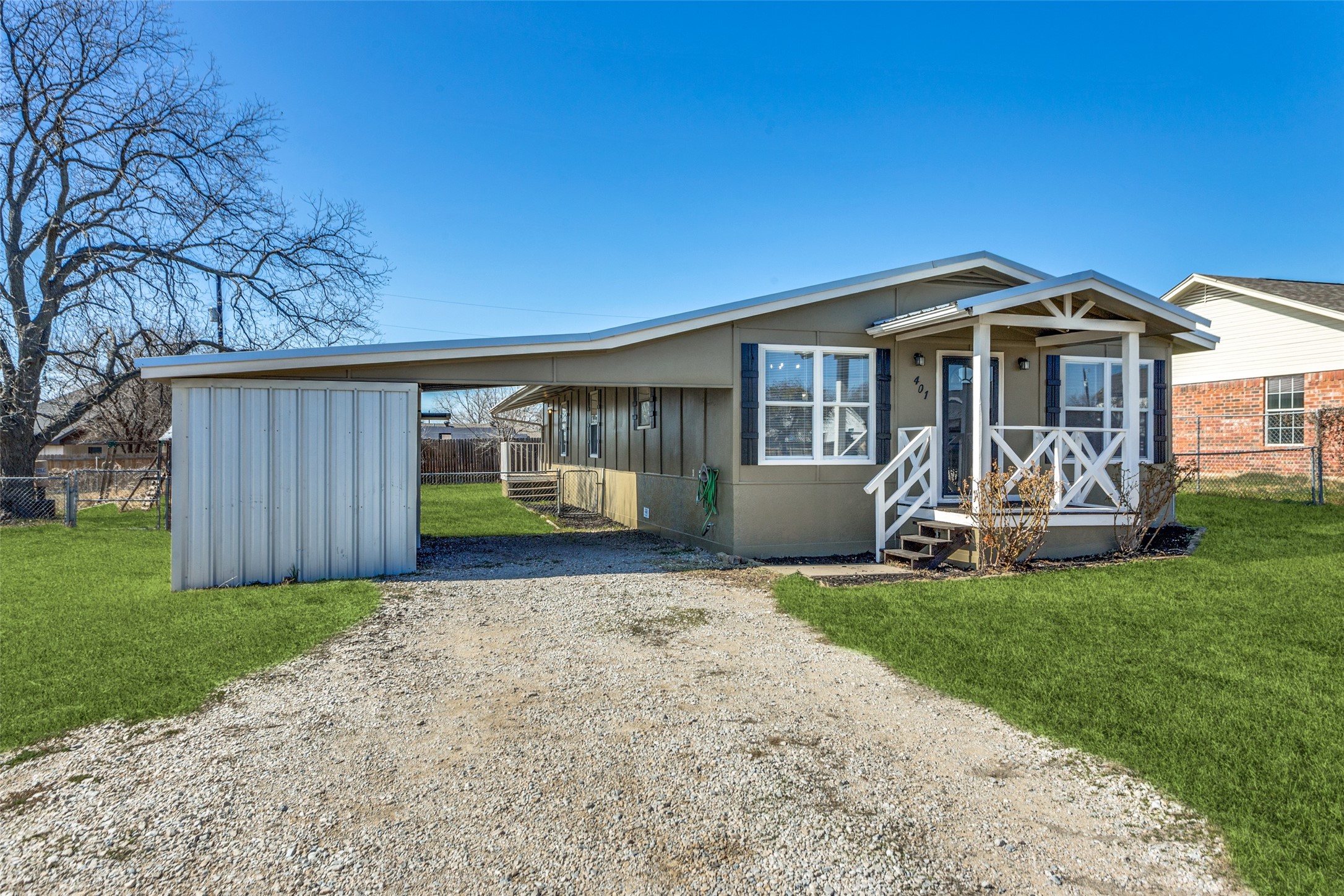 401 Ashwood Street Azle TX 76020