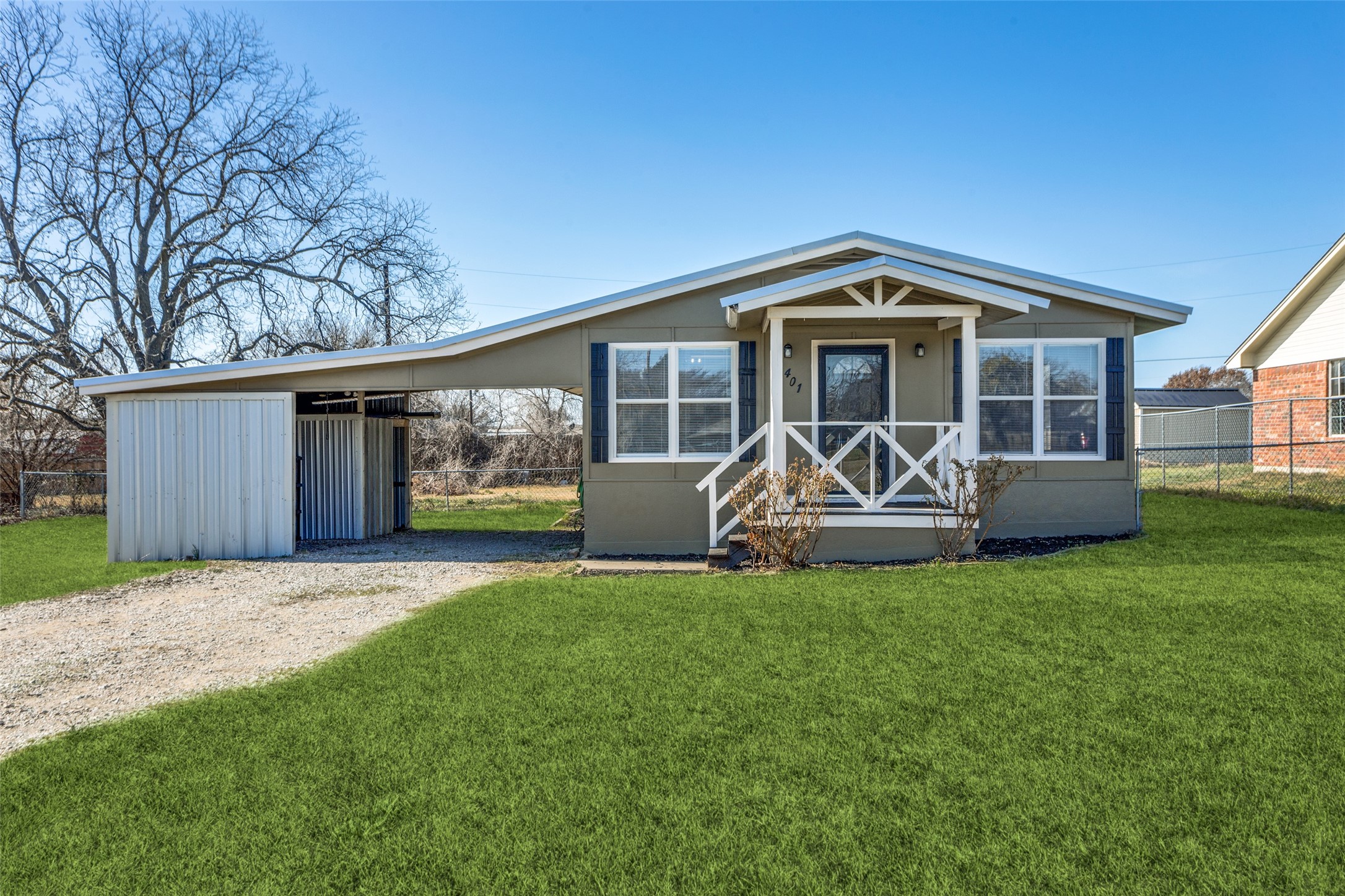 401 Ashwood Street Azle TX 76020