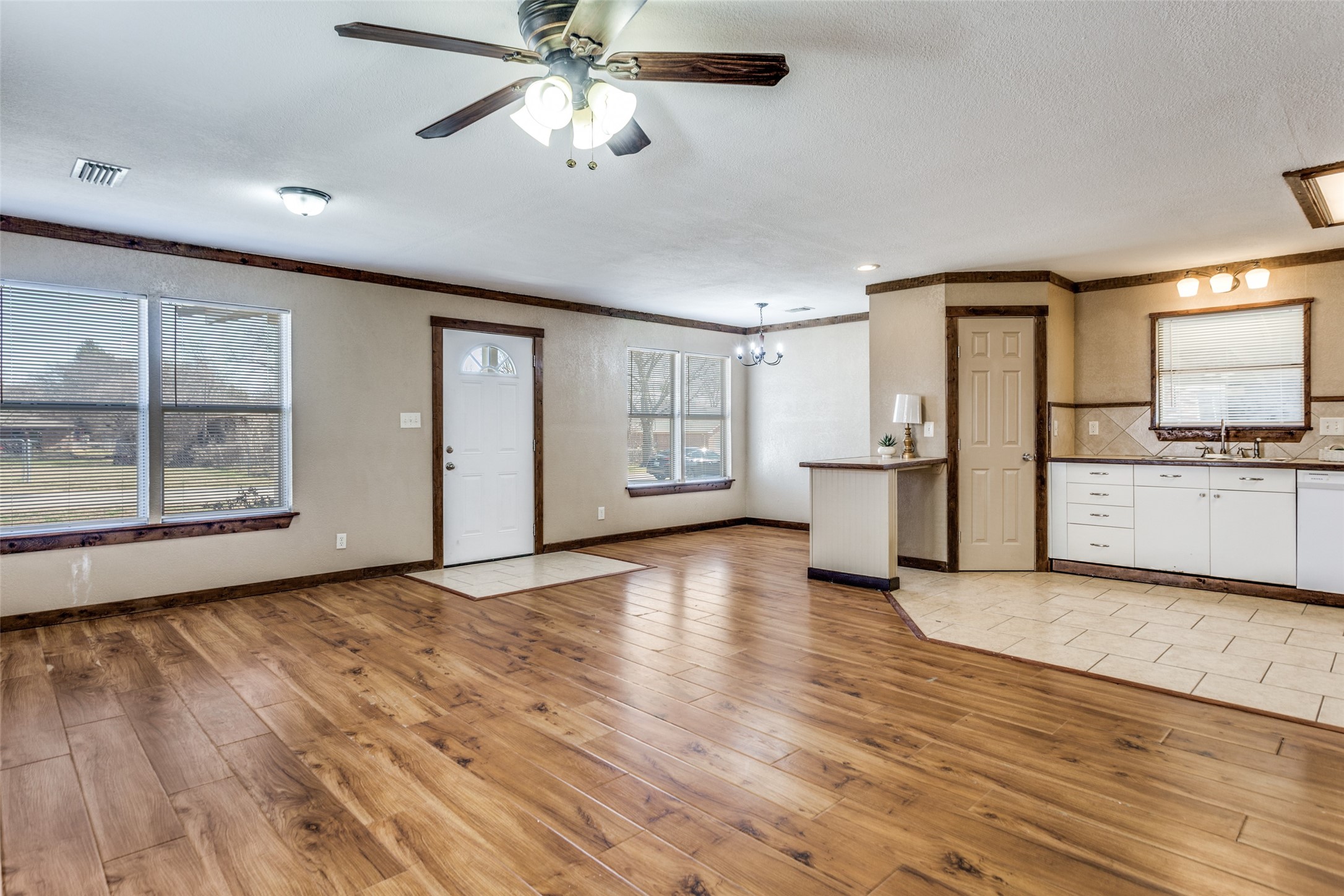 401 Ashwood Street Azle TX 76020