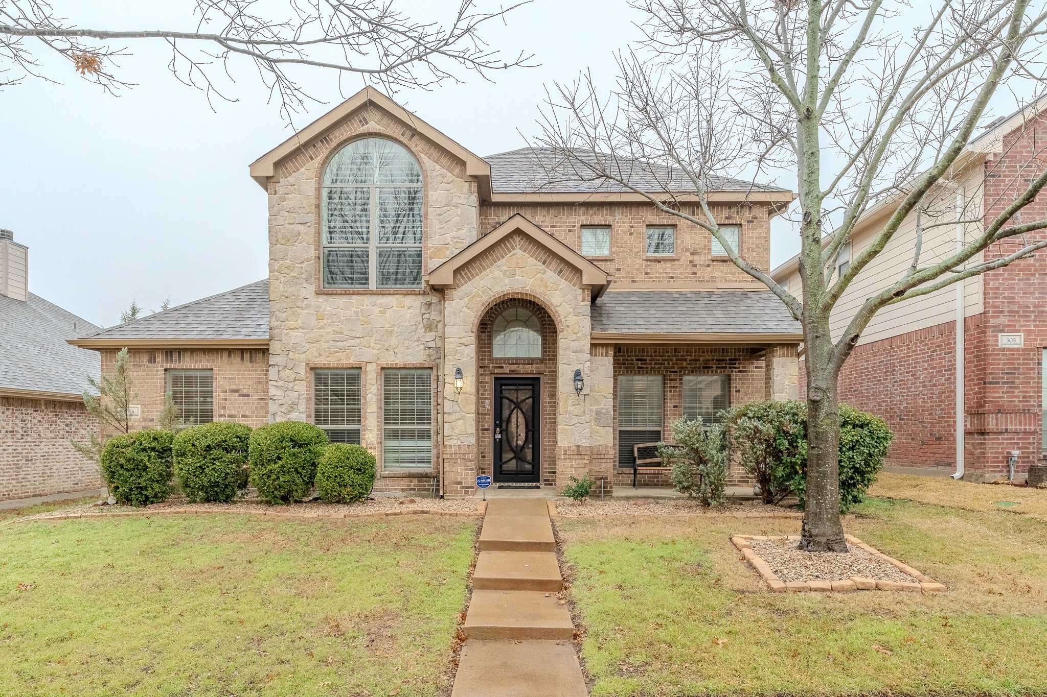 303 Village Drive Red Oak TX 75154