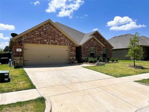 520 Clearlake Drive Waxahachie TX 75165