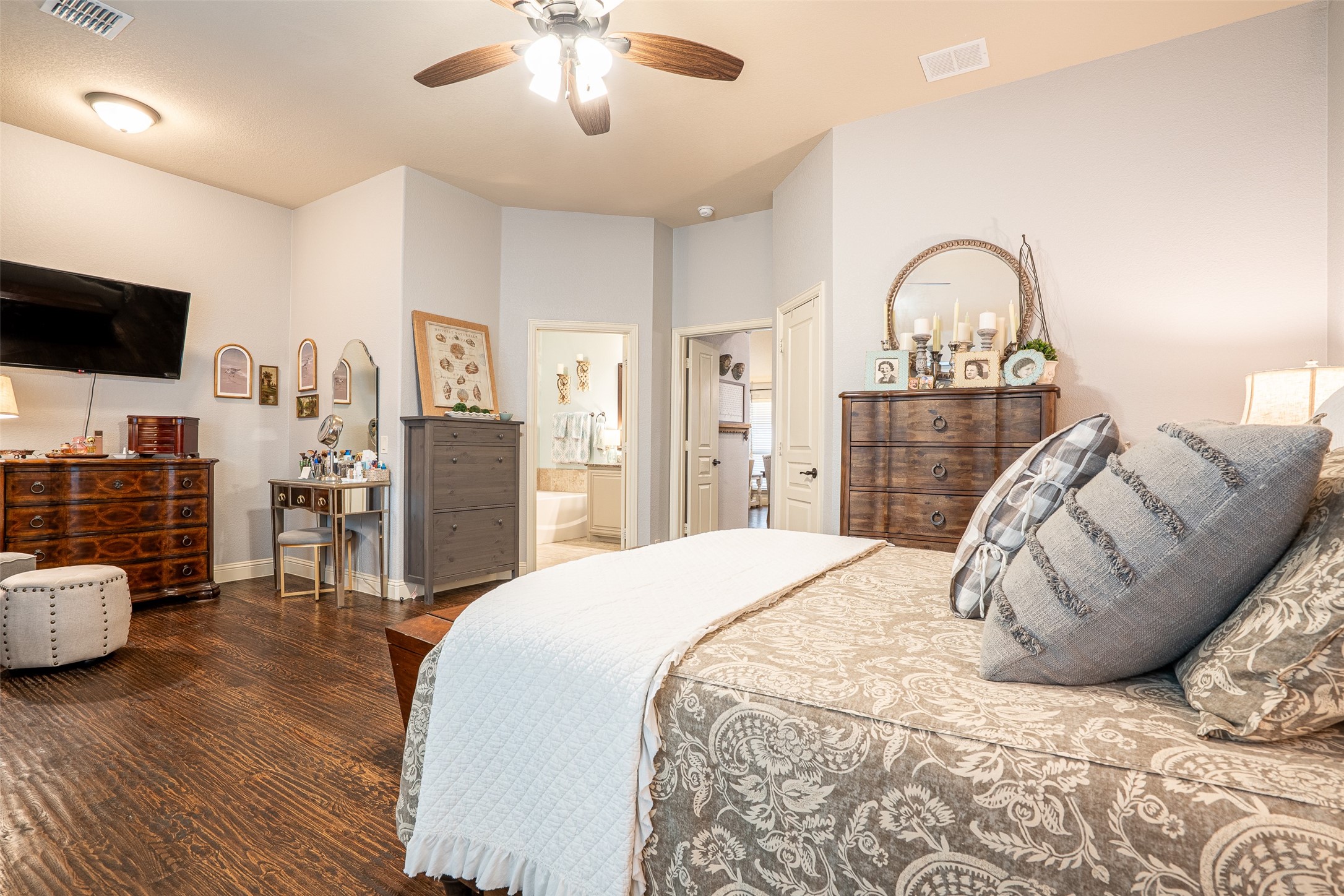 617 Fox Creek Trail Fort Worth TX 76131
