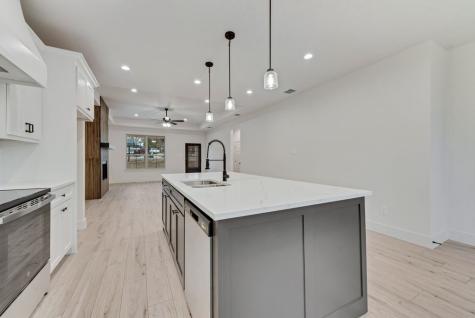 518 Berke Street Newark TX 76071