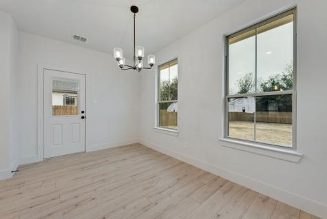 518 Berke Street Newark TX 76071