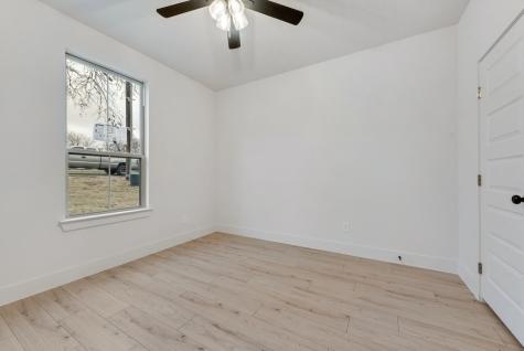 518 Berke Street Newark TX 76071