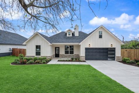 518 Berke Street Newark TX 76071