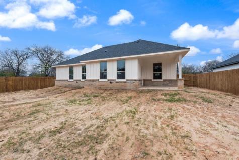 518 Berke Street Newark TX 76071