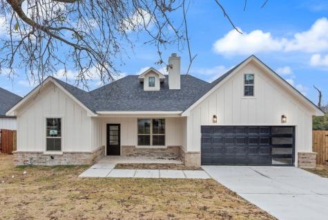 518 Berke Street Newark TX 76071