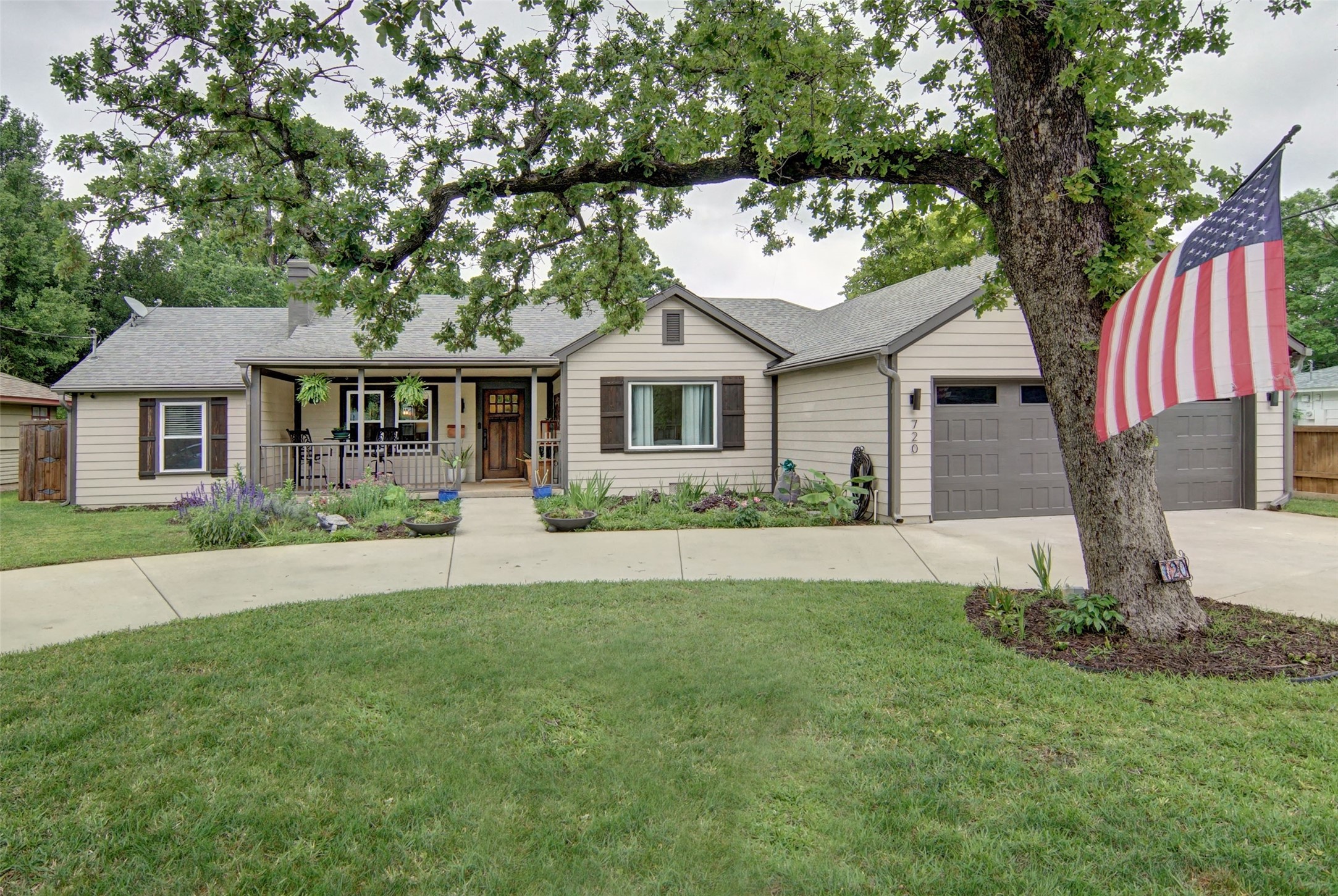 720 Merritt Street River Oaks TX 76114