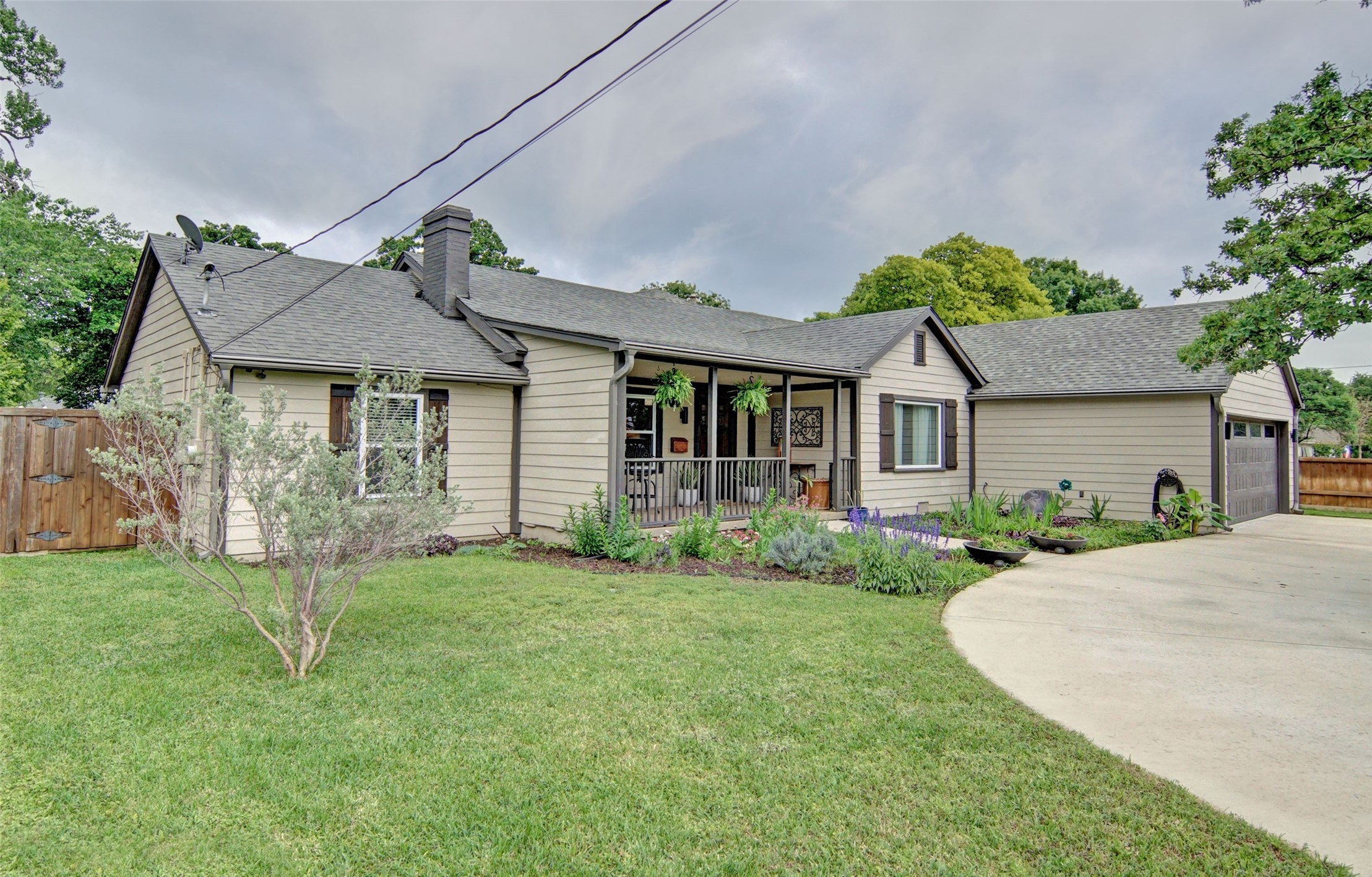 720 Merritt Street River Oaks TX 76114