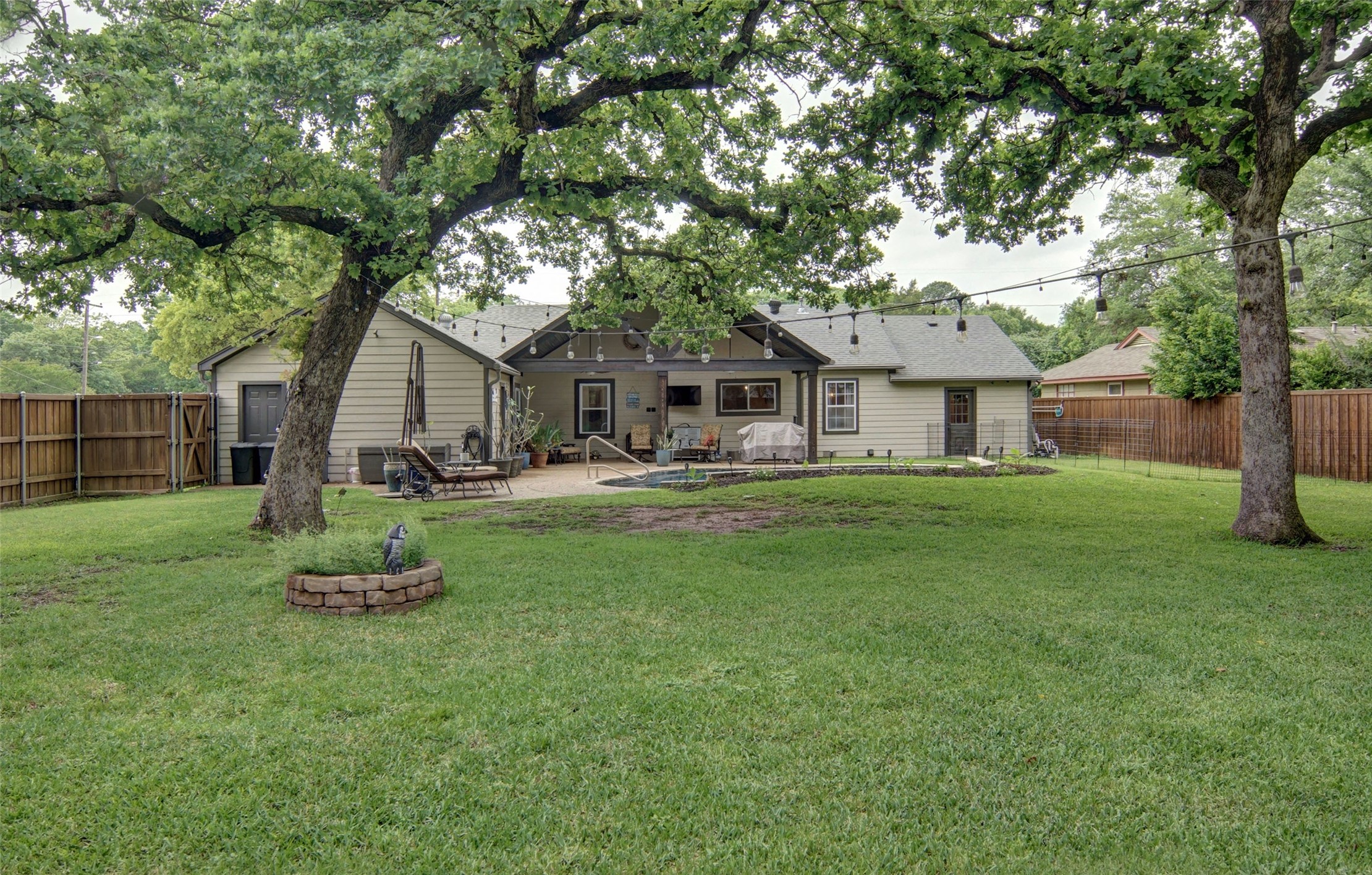 720 Merritt Street River Oaks TX 76114