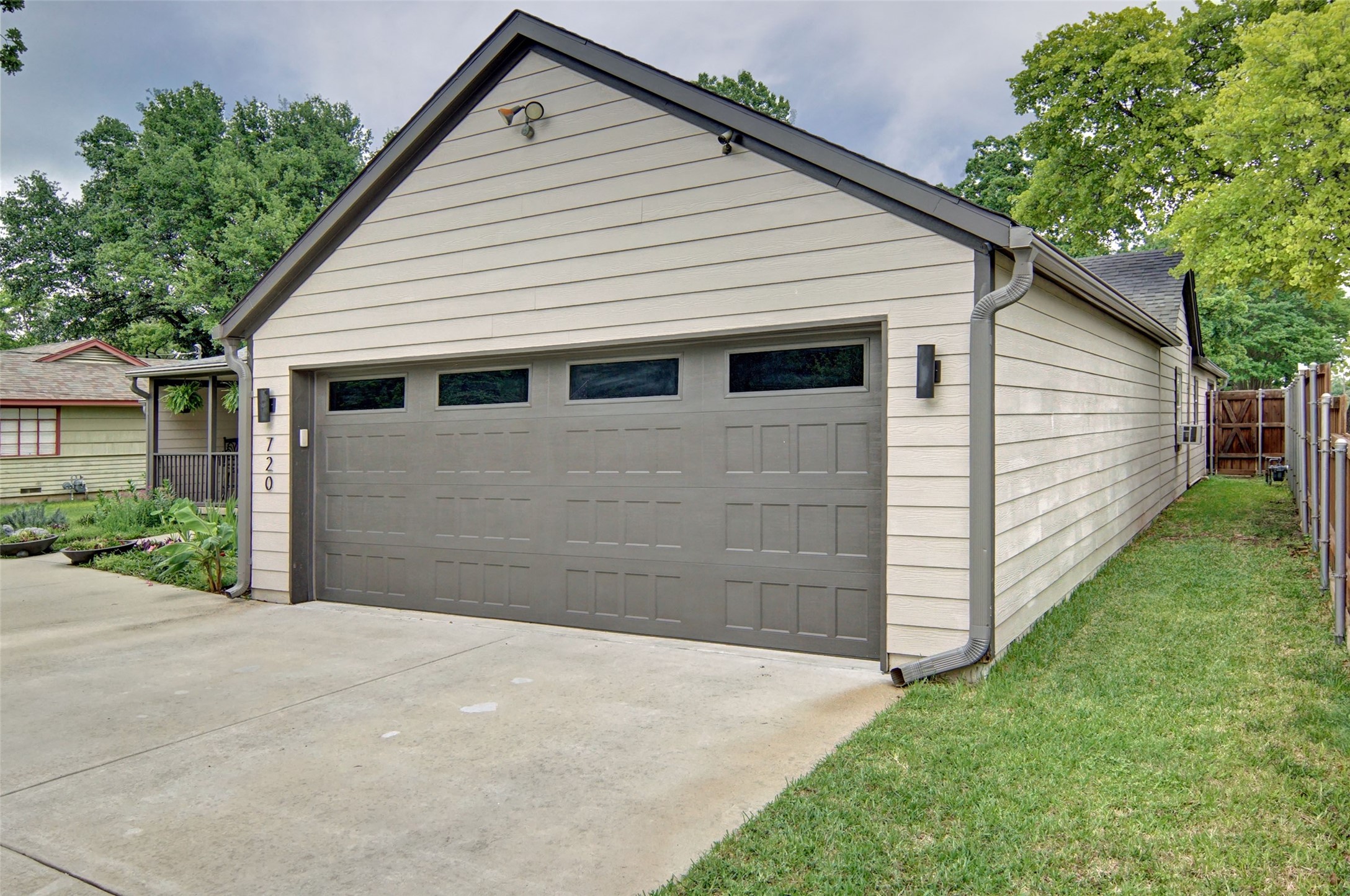 720 Merritt Street River Oaks TX 76114