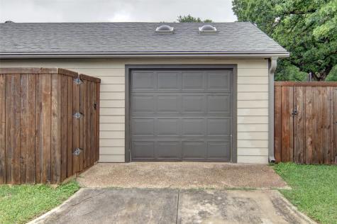 720 Merritt Street River Oaks TX 76114